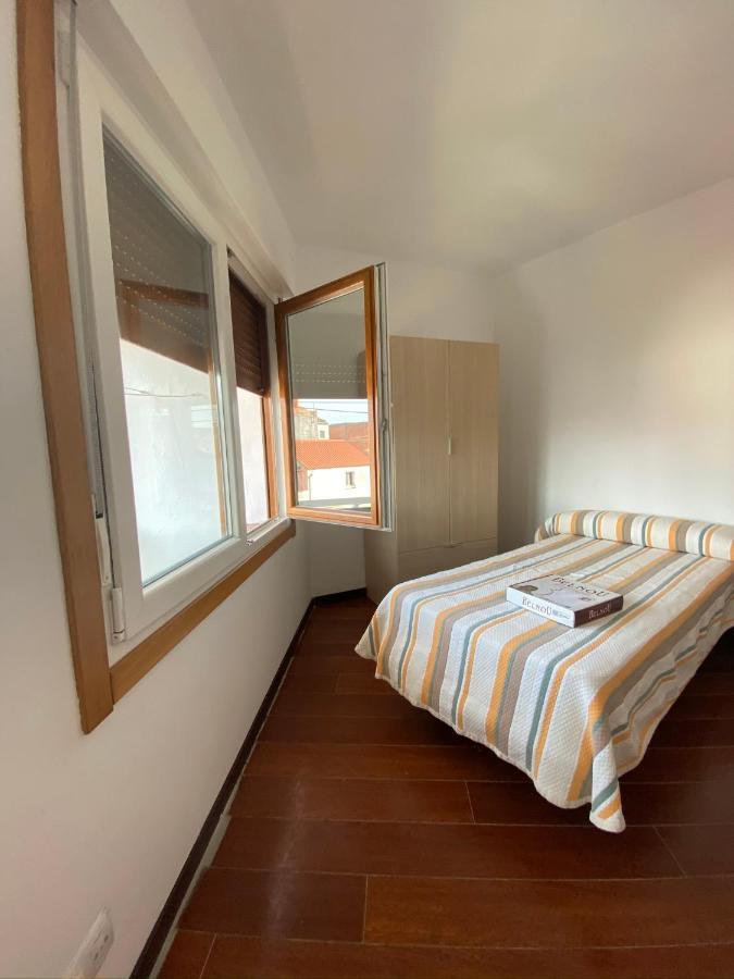 Amplio Apartamento En El Centro De O Grove Kültér fotó